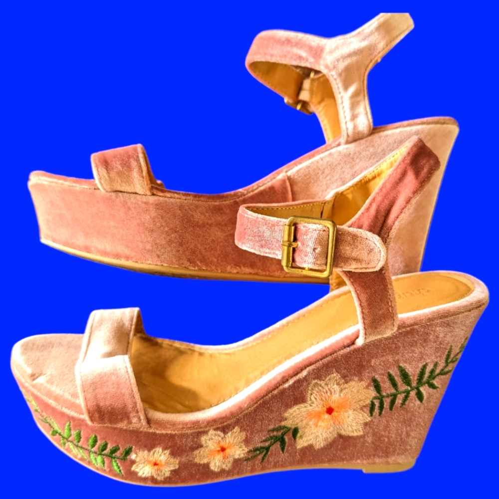Qupid Ardor Blush Velvet Platform Wedge Sandals Sz